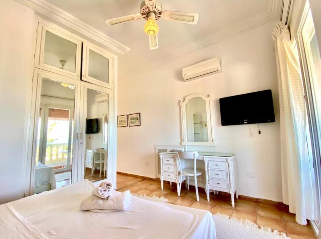 Plaza Corniche Hotel ลาร์มาร์ซา ภายนอก รูปภาพ